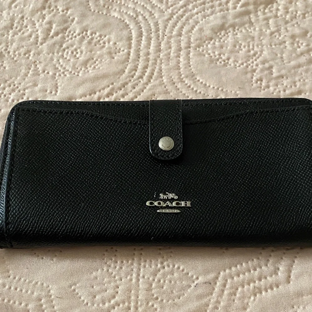 Coach Black Leather Continental Wallet with Silver Logo - Picture 1 of 2